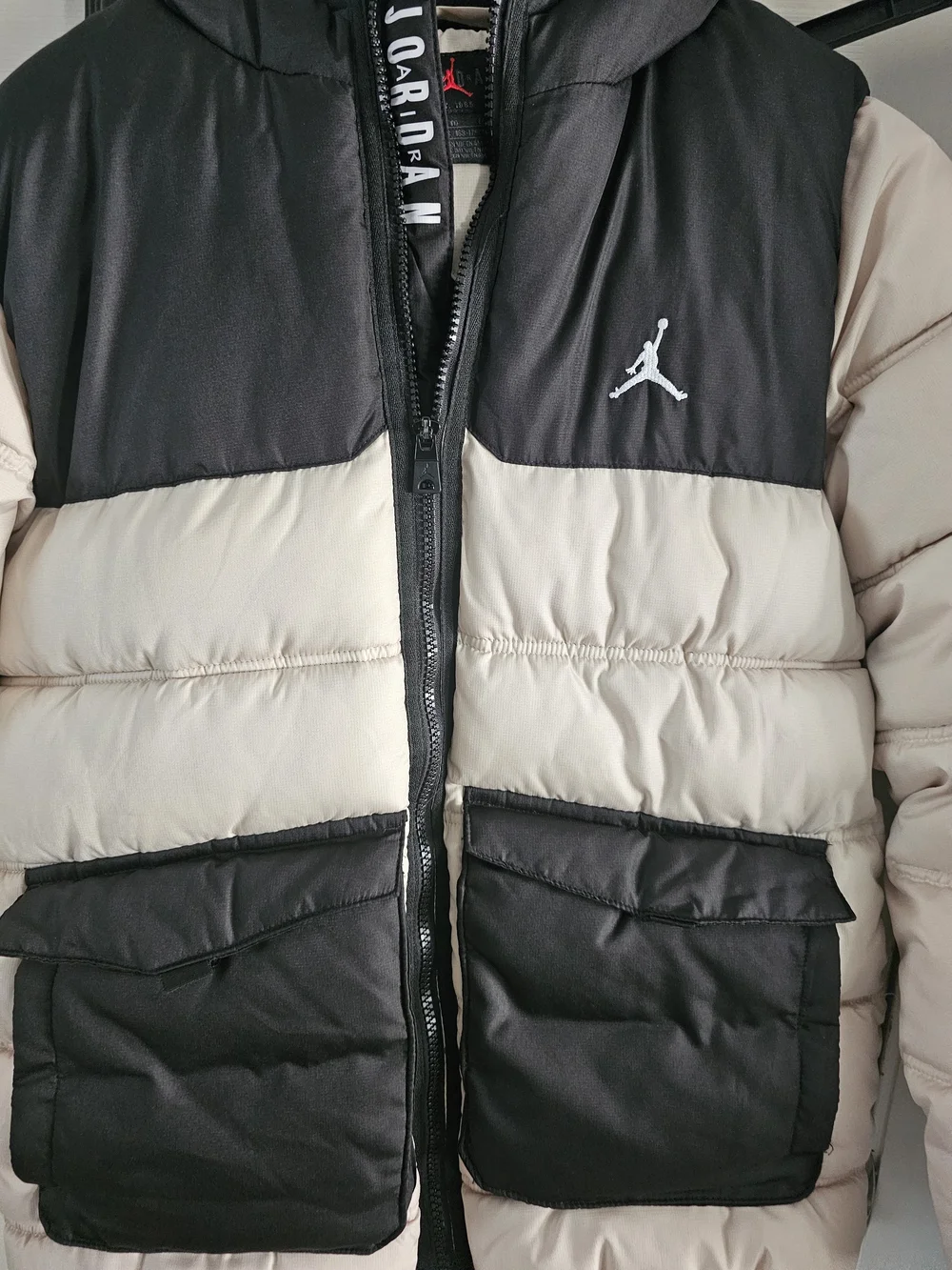 Jordan Two-Tone Puffer Jacket in Cream and Black